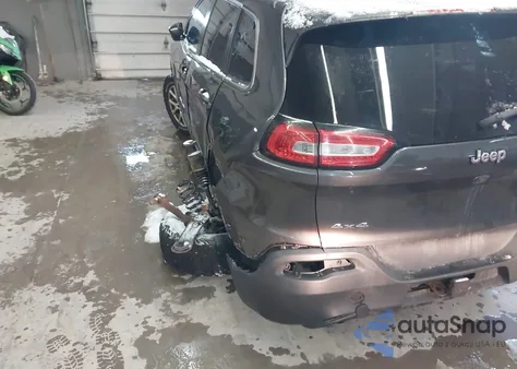 2016 Jeep Cherokee Latitude z USA, uszkodzony, nr VIN 1C4PJMCS7GW235891